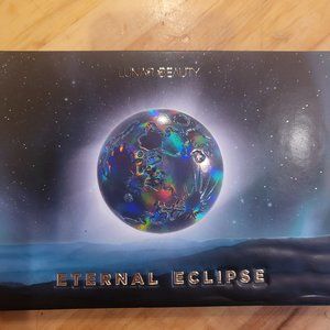 Lunar Beauty Eternal Eclipse palette